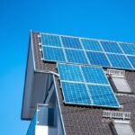Aprovecha la energía del sol: Todo lo que debes saber sobre placas solares para viviendas aisladas