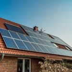 Beneficios y consideraciones al poner placas solares en un piso