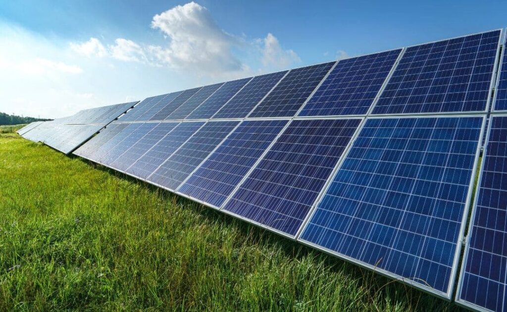 ¡Descubre cómo ganar dinero con placas solares y aprovecha al máximo la energía solar!