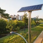 Farolas con Placas Solares: Iluminación sostenible y eficiente para nuestras calles