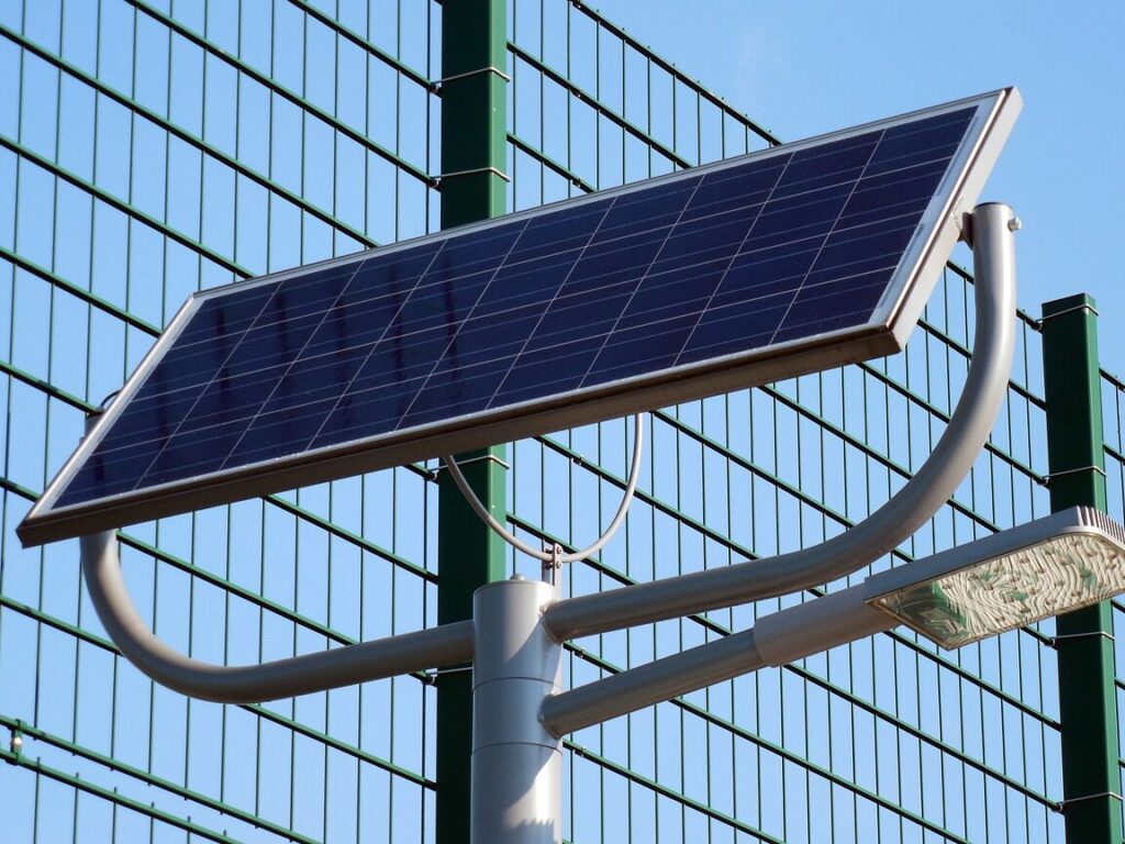 Guía completa de soportes para placas solares en tejados: todo lo que necesitas saber