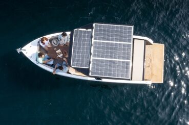 La Energía Renovable que Navega Contigo: Placas Solares para Barcos