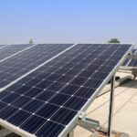 La importancia de un soporte regulable para placas solares: maximizando la eficiencia energética