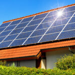 La importancia del anclaje adecuado de las placas solares en el tejado: asegurando la eficiencia y seguridad energética