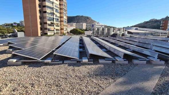 La instalación de placas solares en comunidades de vecinos: una opción rentable y sostenible para ahorrar en la factura de la luz