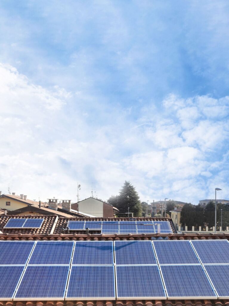 Placas solares sin inversión inicial: La clave para un hogar sustentable y rentable