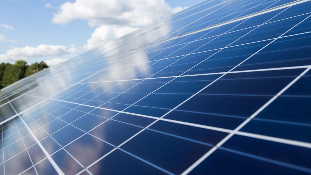 Proyecto placas solares: iluminando el futuro con energía limpia
