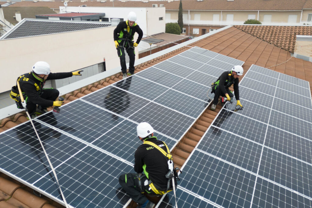 Ayudas para la instalación de placas solares en Navarra: todo lo que necesitas saber