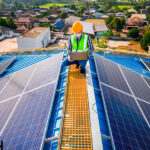 Cómo vender luz: La guía definitiva para comercializar placas solares y generar ingresos sostenibles