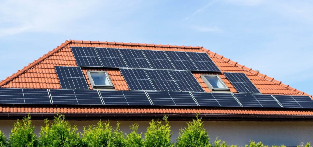 El coste de las placas solares para una vivienda: todo lo que debes saber