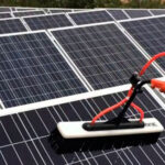 La importancia de limpiar las placas solares para un mejor rendimiento energético
