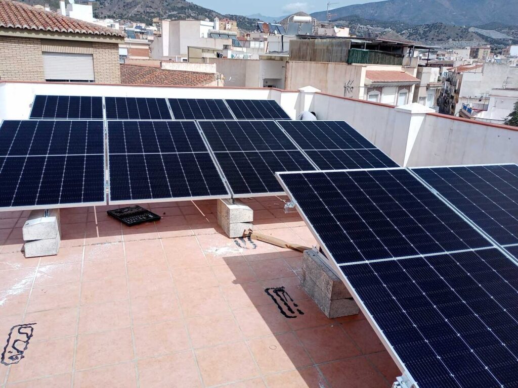 Subvenciones para placas solares en comunidades de vecinos: ¡Aprovecha esta oportunidad para ahorrar y contribuir al medio ambiente!