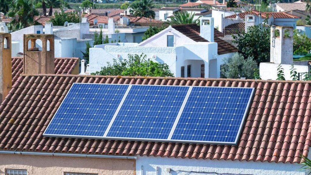 ¿Vale la pena instalar placas solares? Descubre todos los beneficios y ahorros energéticos que podrías obtener